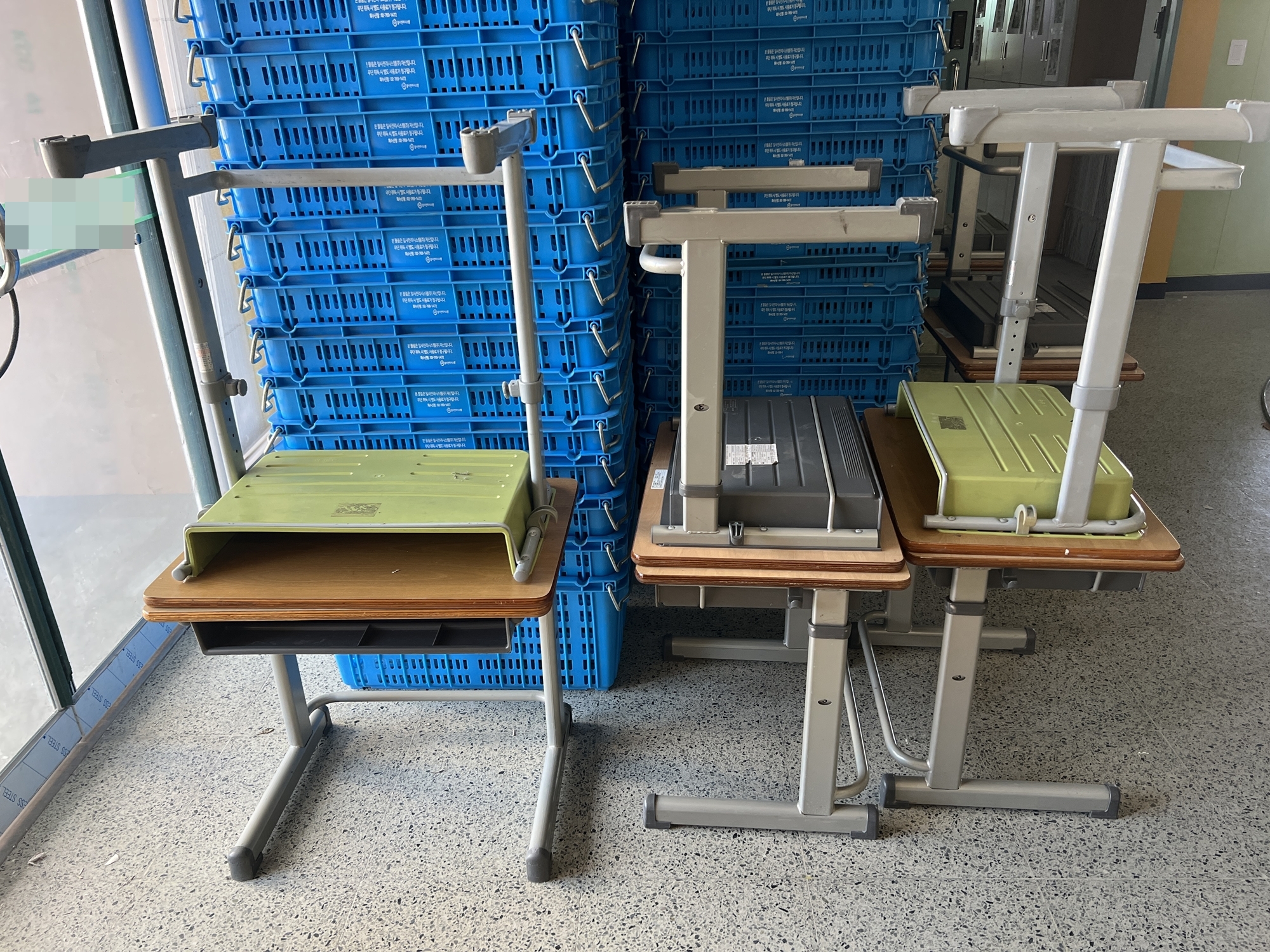 학교 교실 짐보관