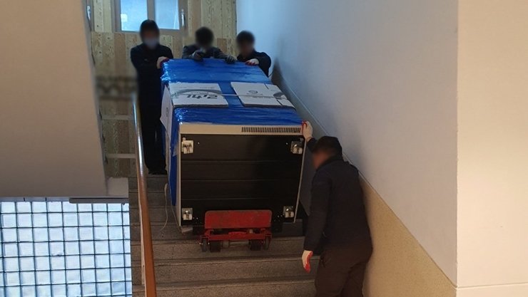 전동계단리프트 대학원 연구실 이사는 전동계단리프트가 답입니다.